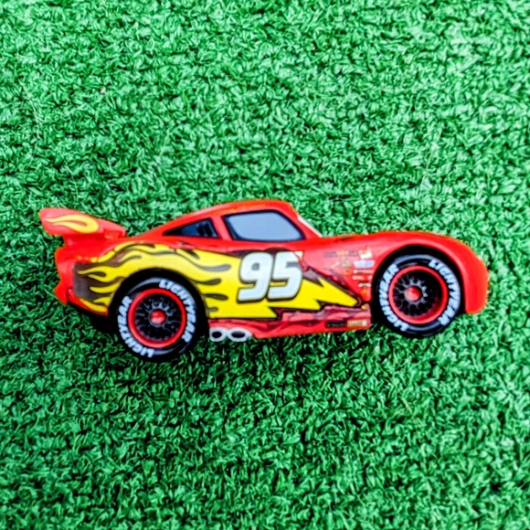 Disney Pixar Cars Lighting Mcqueen Battery Operated LR44 Button Toy Car EUC - Picture 3 of 7